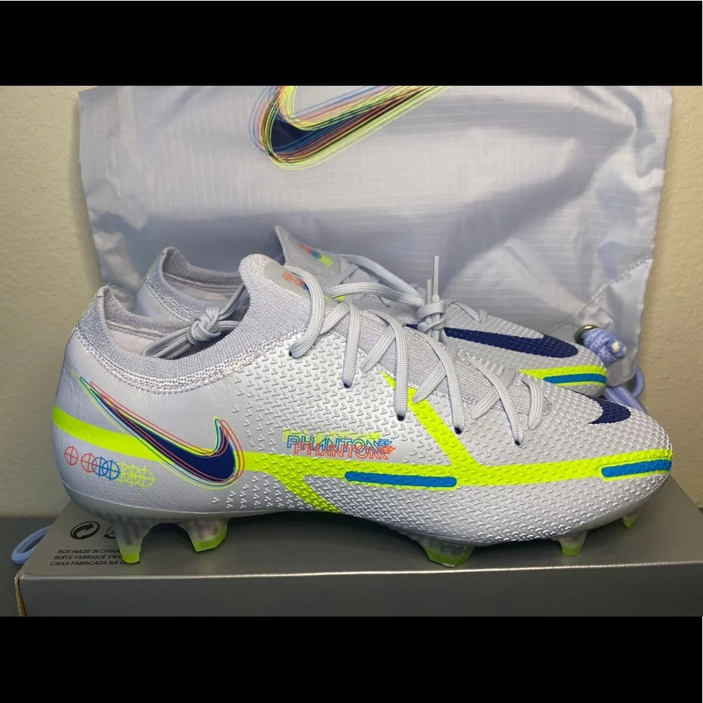 Nike Phantom GT2 Elite FG ‘Grey Volt’
- Size 7 for Men/ 8.5 for Women